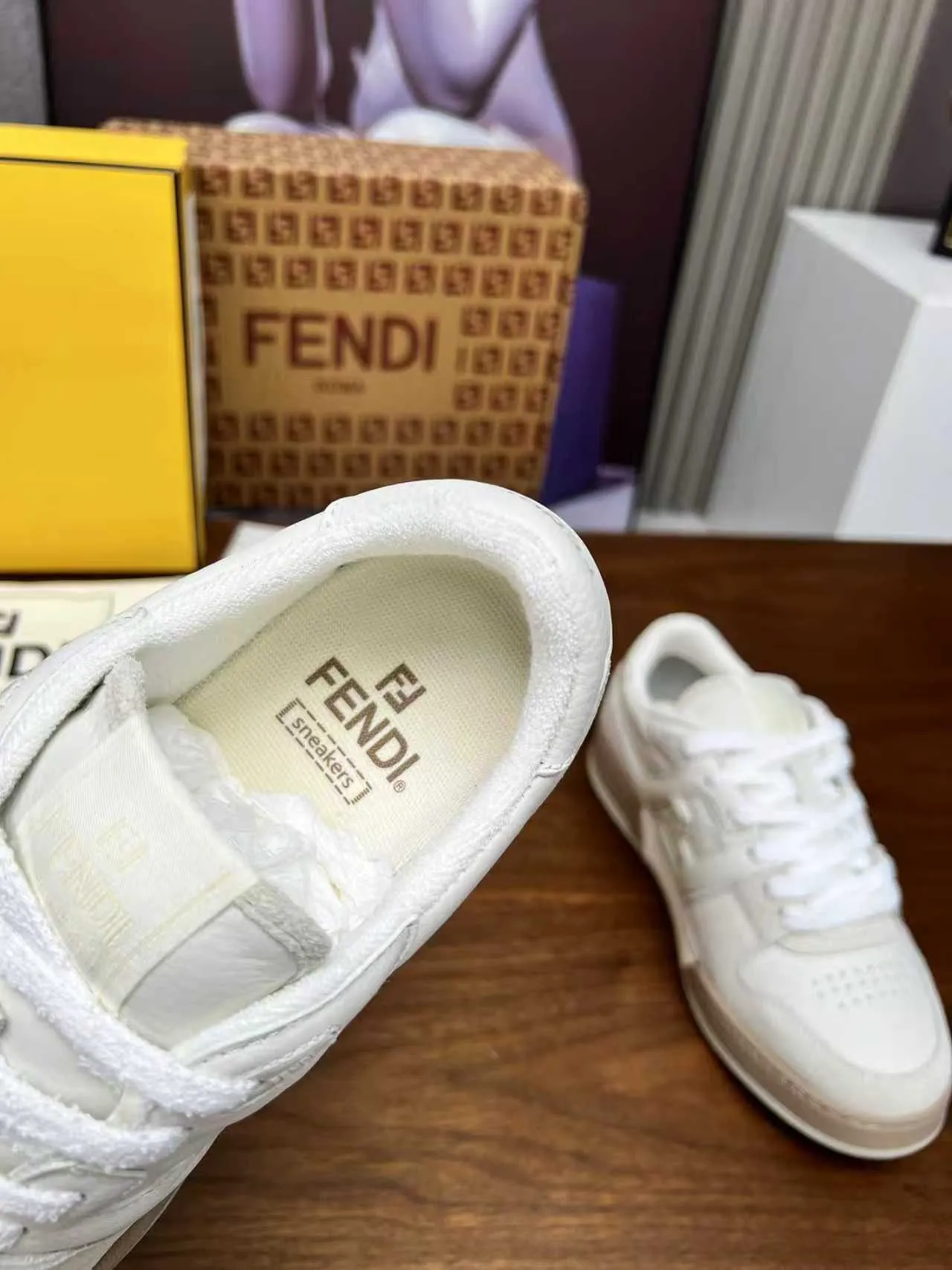 Factory price 660💰 Fendi·Fendi⛳️Hot-selling 35--45 couple model👫 FD match Original purchase for RMB14340 One-to-one reproduction Designer Kim Jones's first sneaker fendi match and Donkey brand Trainer basketball sneakers, fresh blood injected with FF retro design Super good-looking and versatile, the upper is made of cowhide and cowhide splicing combination, with concave and convex double F on the side The logo lining is made of terry velvet 🤗Super soft on the feet, lightweight and comfortable to match with a sweatshirt, original full package! ✦ Fabric: cowhide + cowhide color matching ✦ Lining: original terry velvet lining ✦ Sole: original molded multi-color color matching sole ✦ Sole: mesh injection molding pad ✦ Sole thickness: 3.5cm ✦ Female size: 35--40, female 40 customized ✦ Male size: 39--45, male 45 customized